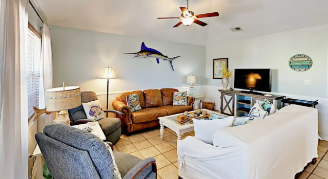635 Bonita Court Cottage 3 Bedrooms 2 Bathrooms Cottage, Varaa Lomakoti Huvilat kohteessa Alabama, Villa