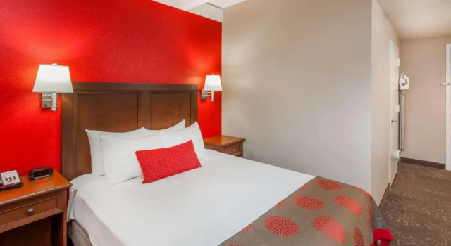 Двухместный номер Standard Ramada by Wyndham Hammond Hotel & Conference Center