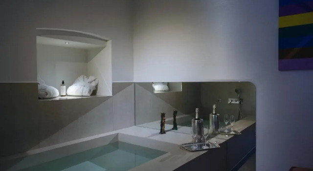 Трёхместный номер Deluxe Euvodia Luxury Rooms