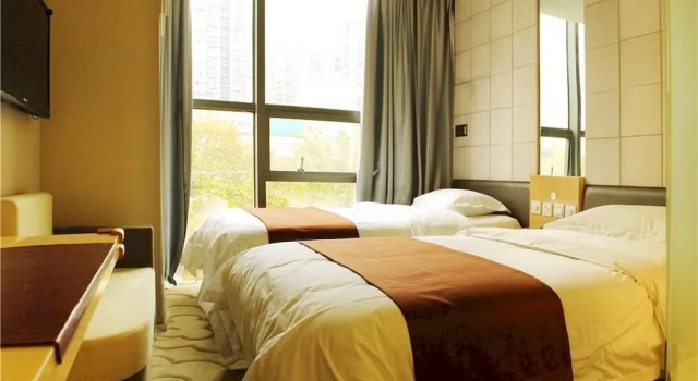 Z Hotels (Hangzhou West Lake Qingchun Road)