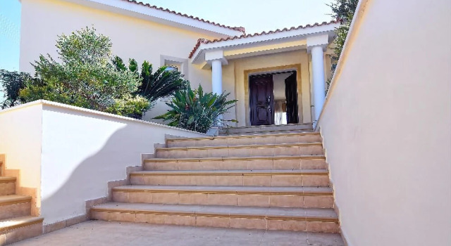 Dionysos Villa, Boek Villa Peyia Paphos