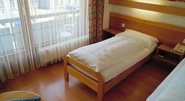 Трёхместный номер Standard Hotel Victoria
