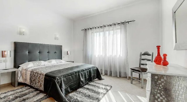 Villa Lourenco, Забронировать Вилла Отели Албуфейра 3 звезды, рядом с Пляж Эваристо, 3*
