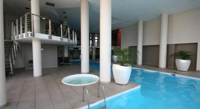 Апартаменты Knightsbridge Luxury Suite in Century City by CTHA