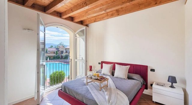 Borgo del Torchio G20 Apartment by Wonderful Italy, Забронировать Апартаменты/квартира Отели Valtenesi del Garda с бассейном, Бассейн