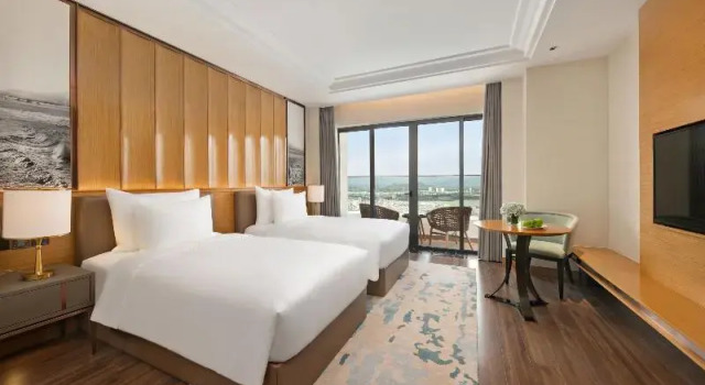 Двухместный номер Standard с балконом и с видом на залив Grand Hyams Hotel - Quy Nhon Beach