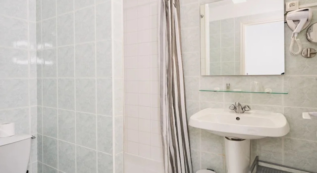 Номер Comfort LOGIS Hôtel Du Théâtre