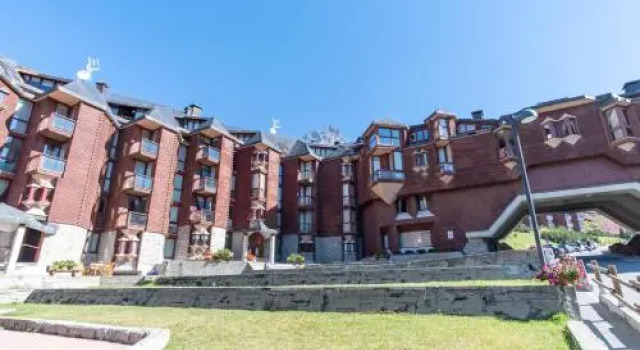 Monte Cervino Apartment As24, Забронировать Апартаменты/квартира Отели Брей-Червиния с парковкой, рядом с Лыжный подъемник Червиния, Парковка