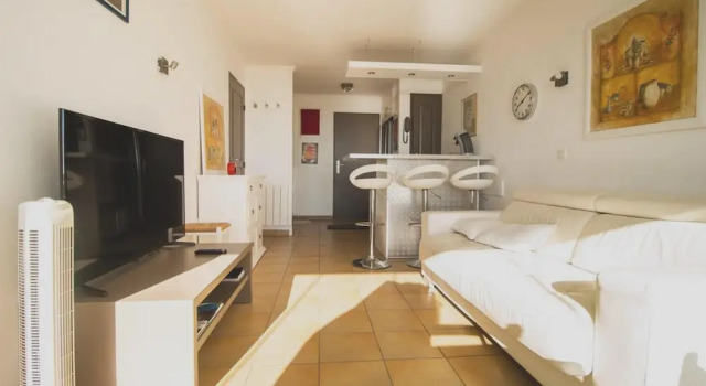 Apartment With one Bedroom in Grimaud, With Wonderful sea View and Shared Pool - 1 km From the Beach
