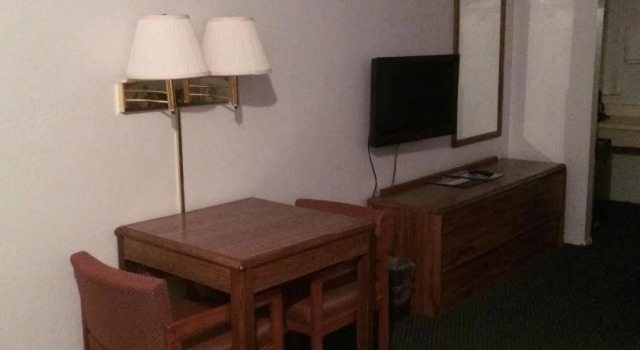 OYO Hotel Valley McAlester, Book Motel Hoteller i McAlester med parkering, Parkering