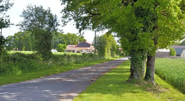 Gîtes la Lande, Rezerwuj Hotel La Verrie 