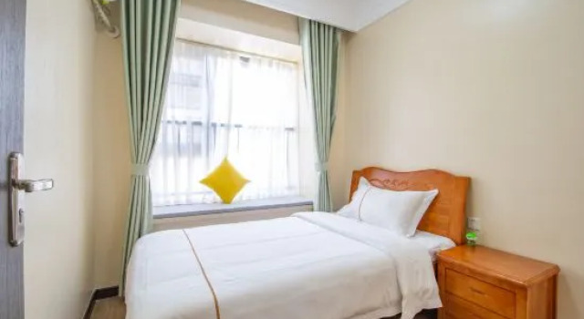 Семейный люкс с 3 комнатами Jizhu Holiday Apartment (Chengmai Software Park)