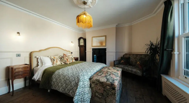 Номер Comfort The Doghouse Inn