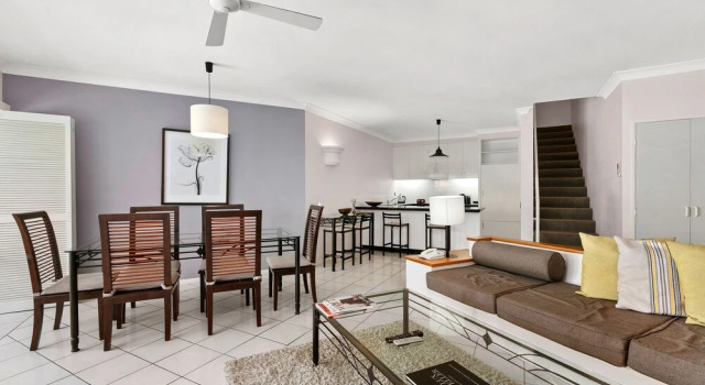 Poolside Apt Absolute Beachfront Resort, Prenota Resort Hotel a Queensland con parcheggio, Parcheggio
