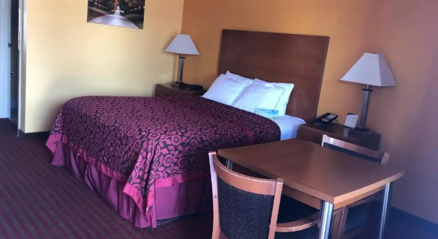 Одноместный номер Standard Days Inn by Wyndham Franklin
