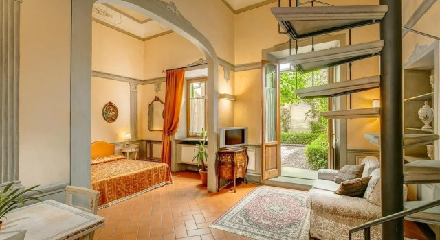Firenze Suite, Забронировать Отель Сан-Марко - Сантиссима-Аннунциата Флоренция, рядом с Дом Буонаротти