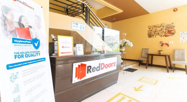 RedDoorz @ Arzo Hotel Grand Lodge, Varaa Hotelli Malate Metro Manila
