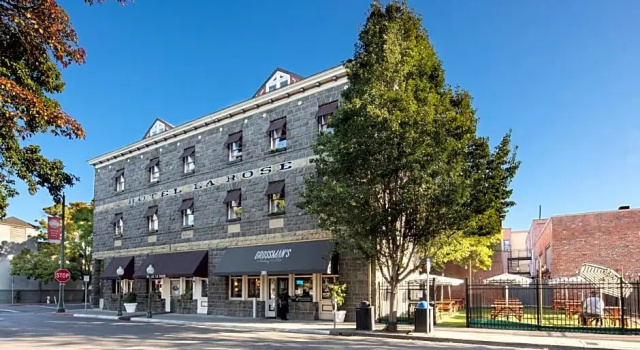 Четырёхместный номер Standard Hotel La Rose