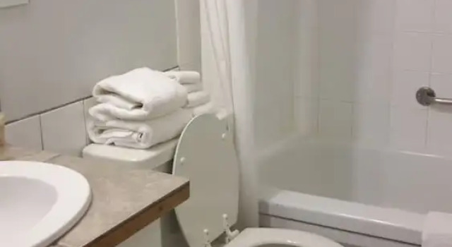 Студия Edgewater Inn