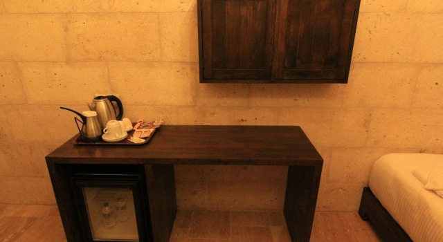 Tafana Cave & Stone Lodge