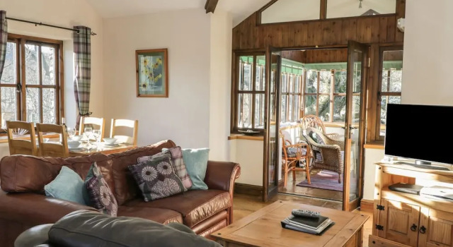 River Bank Cottage, Varaa Lomakoti Mökit kohteessa Merseyside, Mökki