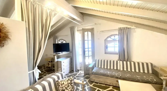 Sybota Seaside Retreat - Chique Marina Loft