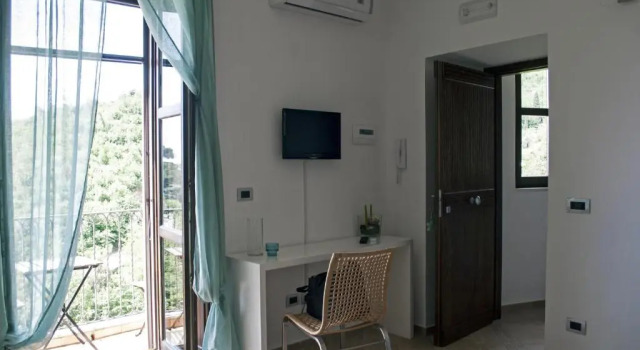 Двухместный номер Standard с балконом и с видом на море Residence Zelzar