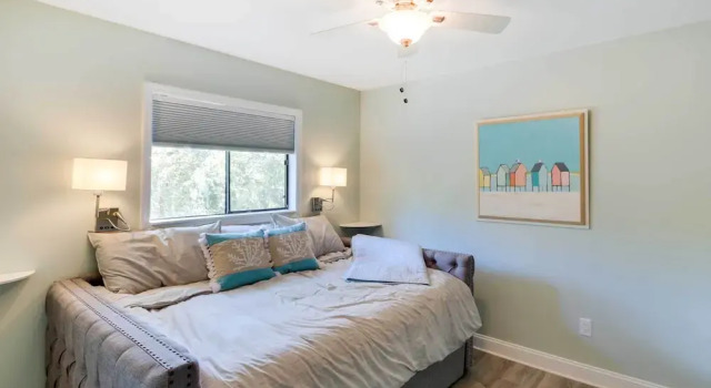 Half-mi to Folly Field Beach: Hilton Head Condo