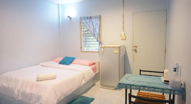 Montra Guesthouse, Забронировать Отель Ранонг провинция Ранонг