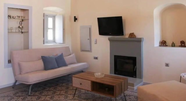Апартаменты Beneath the Rock Residence