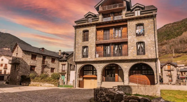 Santa Cruz, Rezervați Apartament Broto Sobrarbe