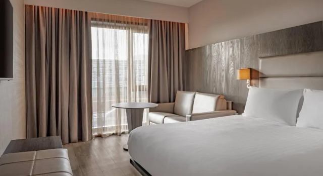Семейный номер Standard AC Hotel by Marriott Manchester City Centre