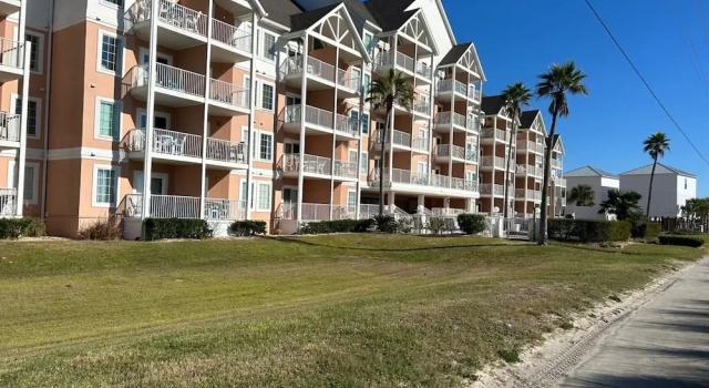 Grand Beach Resort 105