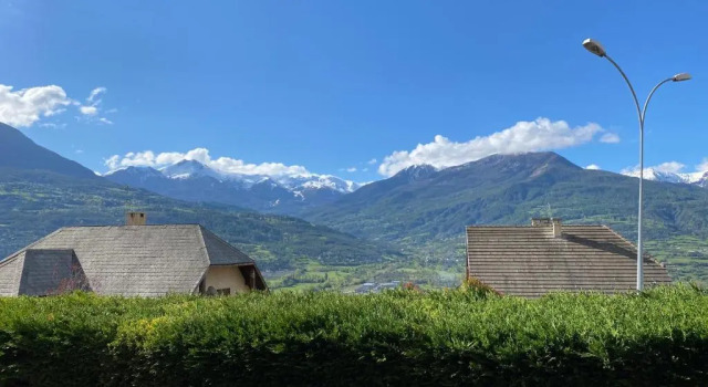 Embrun - Appartement 4/6 personnes avec extérieurs, Забронировать Апартаменты/квартира Амбрён Lac de Serre-Ponçon