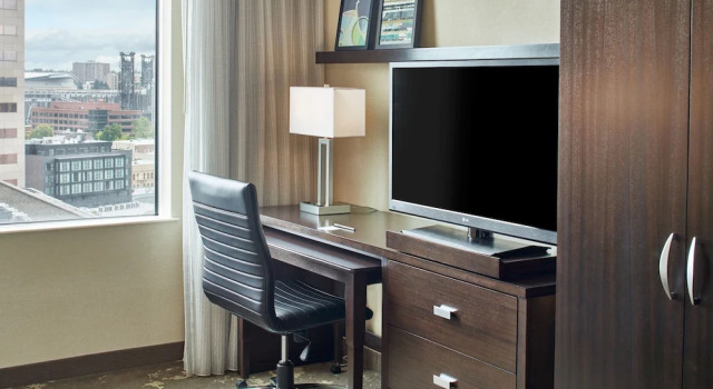 Люкс Courtyard by Marriott Portland City Center