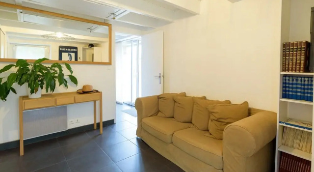 Коттедж Comfort с 4 комнатами Peaceful Holiday Home in Plouguin with Indoor Pool