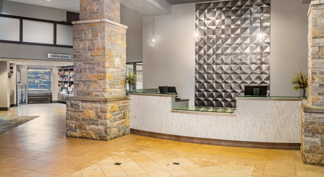 Crowne Plaza Hotel Milwaukee Airport, Varaa Hotelli Milwaukee Wisconsin