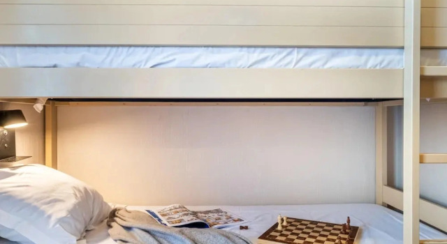 Chic Riverfront Stay With Balcony, Забронировать Апартаменты/квартира Манделье-ла-Напуль Mimosa Road
