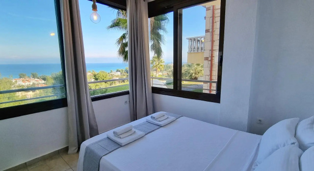 Люкс Bungalow White Apartments and Suites