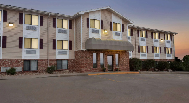 Travelodge by Wyndham Jefferson City, Забронировать Мини-отель Мини-отели Джефферсон-Сити, Мини-отель
