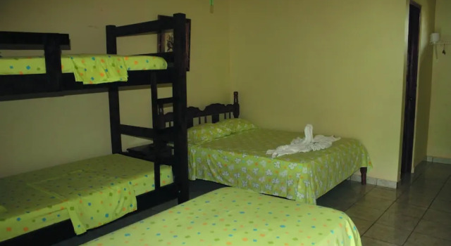 Четырёхместный номер Standard Loma Real Hot Springs Bed & Breakfast