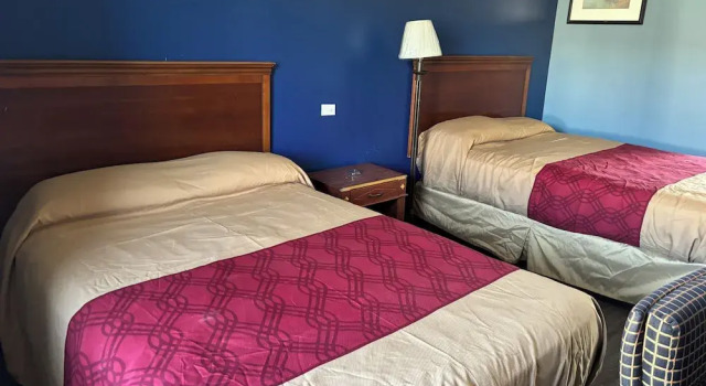 Budget Inn Express, Boek Mini-hotel Hotels in Georgia met parkeren, Parkeren
