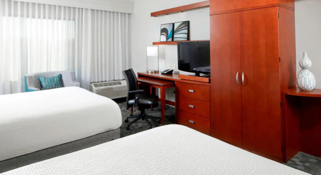 Четырёхместный номер Standard Courtyard Pittsburgh Airport Settlers Ridge