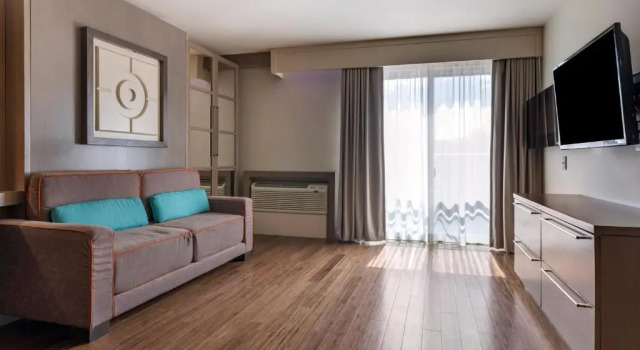 Четырёхместный люкс c 1 комнатой Best Western Plus Edmundston