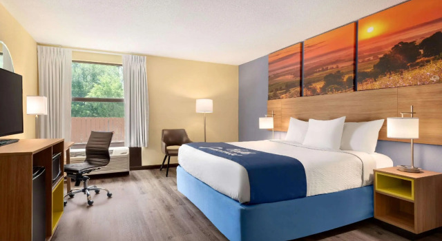 Двухместный номер Standard Days Inn & Suites by Wyndham Merrillville