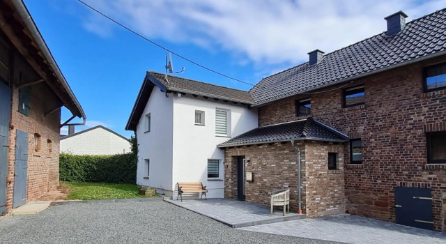 Eifelhof mit Obstbaumwiese, Забронировать Отель Нидегген Айфель