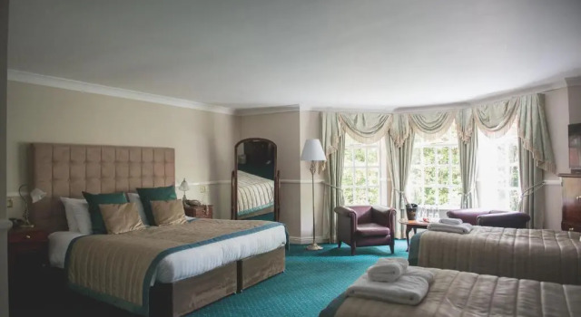 Семейный номер Standard Mere Court Hotel