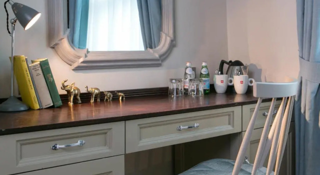 Queens Hotel by Marston's Inns, Book Hotel Newbury Berkshire
