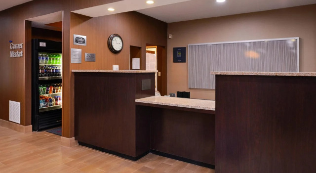 Fairfield Inn & Suites Louisville North, Забронировать Отель Отели Луисвилл с парковкой, рядом с Muhammad Ali Center, Парковка