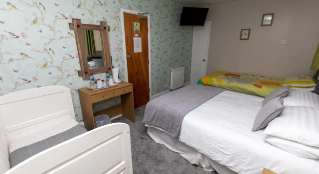 Трёхместный номер Standard California Guest House